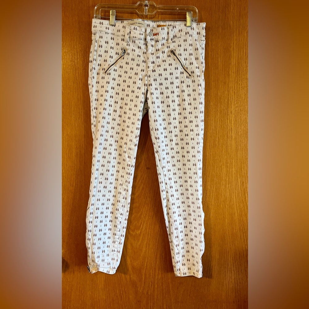 Anthropologie Pilcro and the Letterpress Jeans. Feather print.